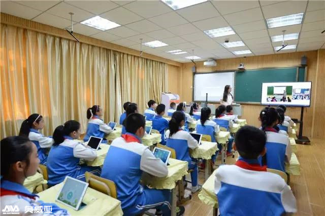 遠(yuǎn)程互動+iPad教學(xué)，這可能是今年最好玩的黨課